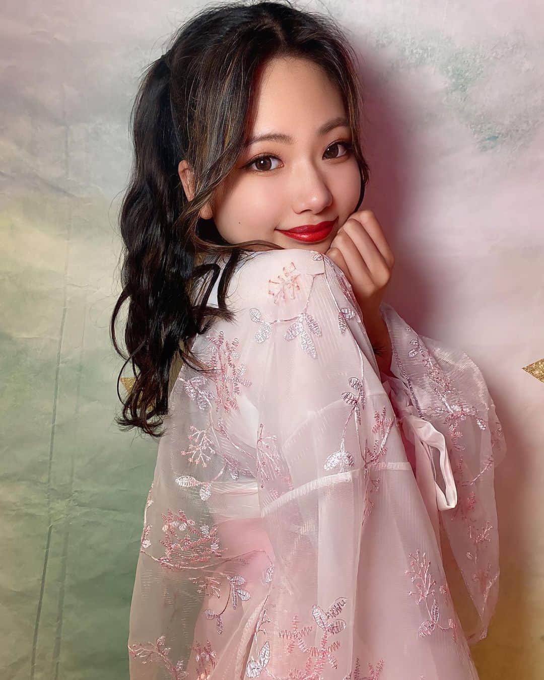 ゆいののインスタグラム：「⁡ 七夕 〜 🎋💫 ⁡ ver.織姫 🌟 彦星様どこですか🥺？ ⁡ ⁡  ✼••┈┈••✼••┈┈••✼••┈┈••✼••┈┈••✼ ⁡ 👠Show time 1部 ▷▶︎ 18:30open 19:00start 2部▷▶︎ 20:40open 21:15start 3部▷▶ 22:50open 23:30start ⁡ 下記リンクから 日付選択して予約出来ます🙆‍♀️ 💫https://ts.burlesque-tokyo.com/booking/ ⁡ 当日で記載が無くても 電話すると入れるかもです❣️ 📞 052-228-4141 ⁡ 最寄りは地下鉄栄駅1番出口 1番出口から体感徒歩1分🚶‍♀️ 🔎🌎〒460-0003 名古屋市中区錦3丁目18-12  Minex88ビル 8F バーレスクTS ⁡ ✼••┈┈••✼••┈┈••✼••┈┈••✼••┈┈••✼ ⁡ ⁡ #burlesque #burlesqueTS #burlesquetokyo #バーレスク東京名古屋店 #バーレスクTS #バーレスク東京 #バーレスク #バーレスクtsゆいの #誰かの夢になって生きていく #エンタメ活動を止めない #ショーガール #ショークラブ #showgirl #showclub #showtime #showpub #nightclub #名古屋新名所#名古屋観光#love名古屋 #名古屋旅行#名古屋インスタ映え #錦3 #七夕 #織姫 #和装 #漢服 #和服 #7月7日 #浴衣女子」
