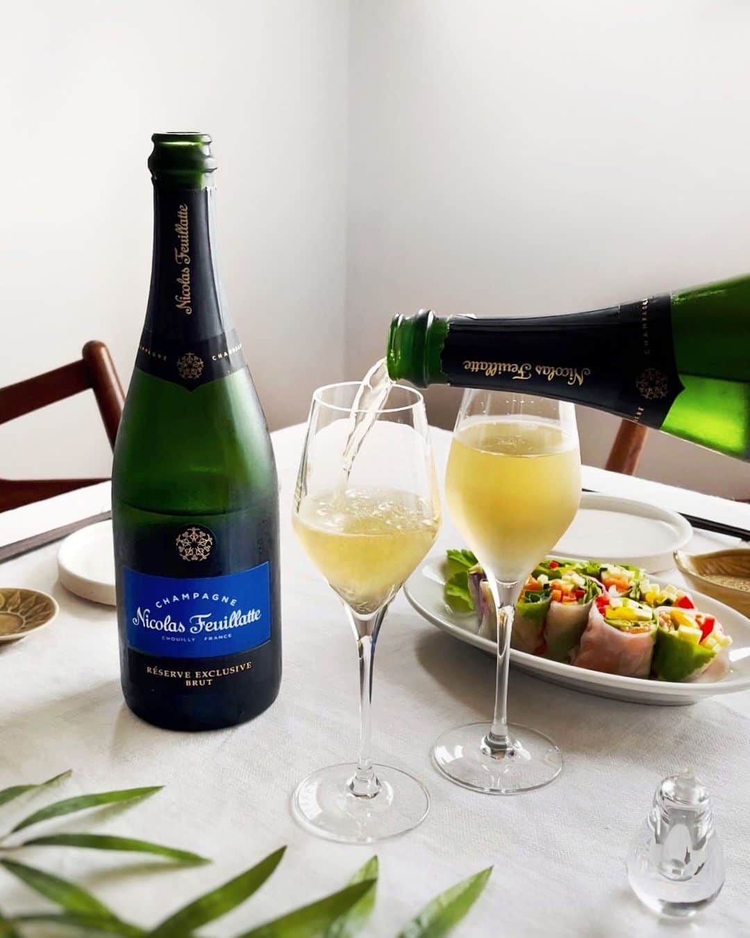 Candlewick Co., Ltd.さんのインスタグラム写真 - (Candlewick Co., Ltd.Instagram)「今日は七夕ですね！大切な方と一緒に星に願いをかけてゆっくりとシャンパンを楽しみませんか。  フランスではシャンパンを飲むことを、きらめく無数の泡にかけて“星を飲む”と表現します。フランスNo.1シャンパン、ニコラ・フィアットのエンブレムにも星があり、七夕にシャンパンを飲む文化を広げられたらとPRを行っています★  ペアリングフードには、生春巻きやスモークサーモンがオススメですよ！  @nicolasfeuillatte_jp   Today is Tanabata, the Japanese star festival! Why don't you enjoy a glass of champagne with your loved ones while wishing upon the stars?  In France, drinking champagne is called "drinking stars" in reference to the  sparkling bubbles. The emblem of Nicolas Feuillatte, the No. 1 Champagne in France, also features a star, and through our PR activities, incldung the Marunouchi events, we hope to expanding the culture of drinking Champagne during Tanabata!  We recommend spring rolls and smoked salmon as pairing food!  #キャンドルウィック #広報 #マーケティング #サステナブルPR #コミュニケーションデザイン #candlewickpr #tokyopr #communicationdesign #sustainablePR #branding #marketing #七夕シャンパン #ニコラフィアット #フランス #シャンパン #ワイン #イベント #シャンパン好きとつながりたい #Champagne #tanabata #champagnelover #japan」7月7日 18時00分 - candlewick_jp