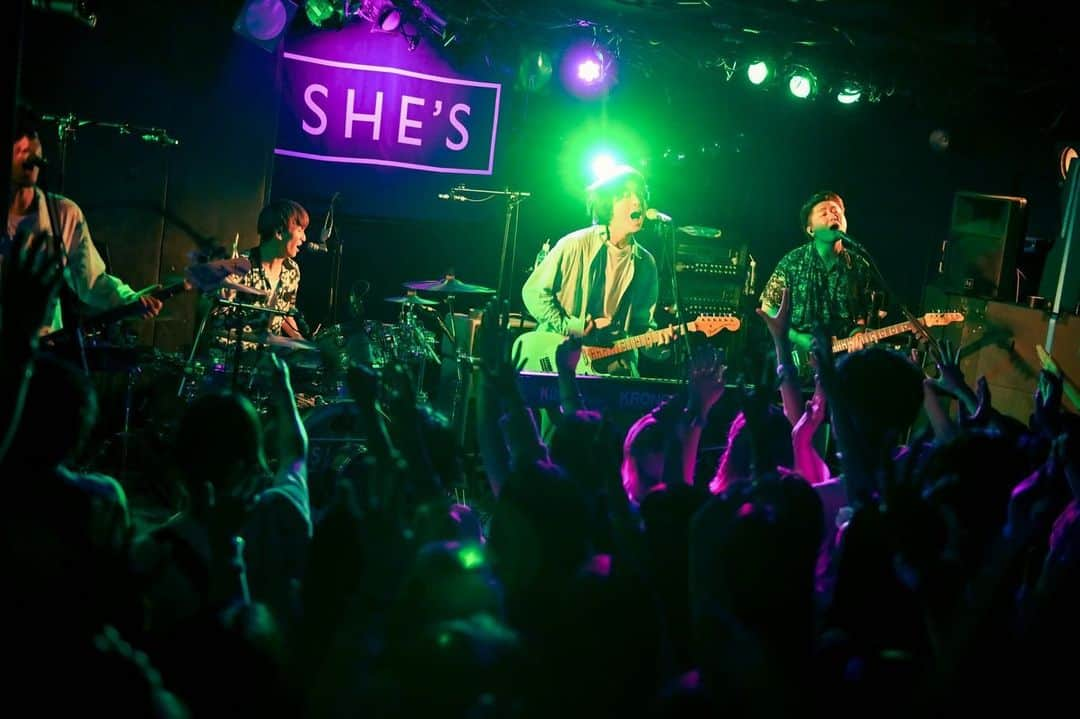 井上竜馬さんのインスタグラム写真 - (井上竜馬Instagram)「SHE'S Tour 2023 "Shepherd" in 横浜F.A.D 2023.07.06  灼熱で激動な絶頂の横浜公演を経て、明日は金沢です。  📸 @masafuji93」7月7日 16時41分 - shesryoma