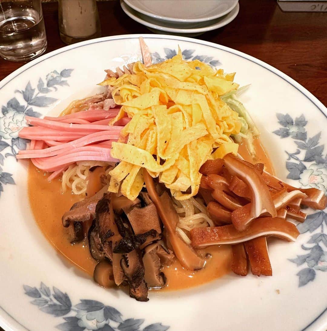 有吉弘行のインスタグラム：「もうそういう季節なんで よろしくどうぞ。」
