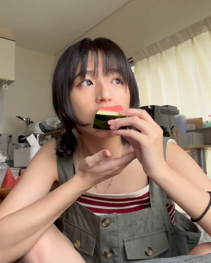 朱里のインスタグラム：「🍉」