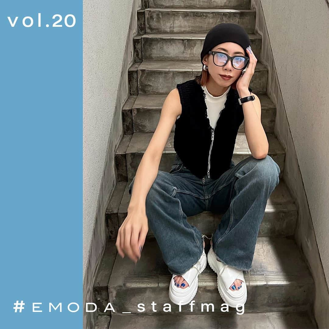 EMODA_LOOK BOOKのインスタグラム：「vol.20 #EMODA_staffmag  official staffの『リアル』が知れる staff mag !!   メイクHow to、スキンケア、 今ハマっているもの、よくいくカフェ、などなど 毎週staffをピックアップしてお届け♪  今回のピックアップstaffは AYUKA【 @m.ayuka__ 】 　 AYUKAの私物デニムを使った モードカジュアルなDENIMコーデを紹介！  詳しくはスワイプで⇒  この投稿気になった子はいいね・保存・コメントしてね♡  ----------------------------------------- #EMODA_staffmag 毎週金曜日 17:00 更新  次回は特別企画！！ 7/14 FRI 17:00 お楽しみに -----------------------------------------  ■AYUKA OTANI @m.ayuka__  ■NAOKA AKINARI @naoka.a  ■MOE HAMADA @hamada_moe_  ■PANILAGAO PAOLINE @_paogram_  ■AI NISHIJO @ai_nishijo  ■AN ICHIKAWA @an_ichikawa  #EMODA#EMODA_ビューティー#私服#私服コーデ#休日コーデ#デニム#デニムコーデ#モードカジュアル#emoda#zara#levis#vequm#エモダ#ザラ#リーバイス#ベクム#ザラコーデ#newbalance #newbalance2002r #スニーカーコーデ#夏服コーデ#夏コーデ#ベストコーデ#ニットキャップ#厚底サンダル#たすき掛け #たすき掛けコーデ #アパレルスタッフ」