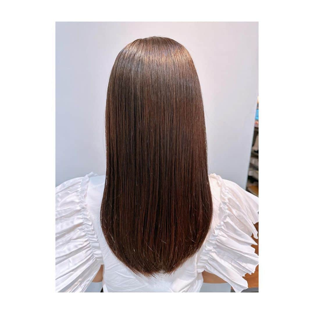 すみれ乃麗さんのインスタグラム写真 - (すみれ乃麗Instagram)「笹の葉さ〜らさら〜🎋  ということで、髪の毛をサラサラにしてきました😍❣️❣️❣️笑 髪の毛が綺麗になるとウキウキしますよね🥰メンテナンスって大事。自分を大切にするって大事だなって改めて実感します🥺  いつもお世話になってる @a.threem さんにて♡  銀座にお店を構えてるので東京宝塚劇場からすぐです✨ 観劇前のお支度、観劇後に立ち寄ってのメンテナンスに、皆さまも是非😍  今日は朝から暑くて、出かける前から家の中でもクーラーがんがんでした💦  毎日の酷暑、そして地域によっては大雨。皆様、どうか命を守る行動を。お気をつけてお過ごしくださいね🙏  #athreem #銀座の美容室  #ストレートパーマ #hairsalon   #すみれ乃麗 #東京宝塚劇場」7月7日 17時25分 - reisumireno