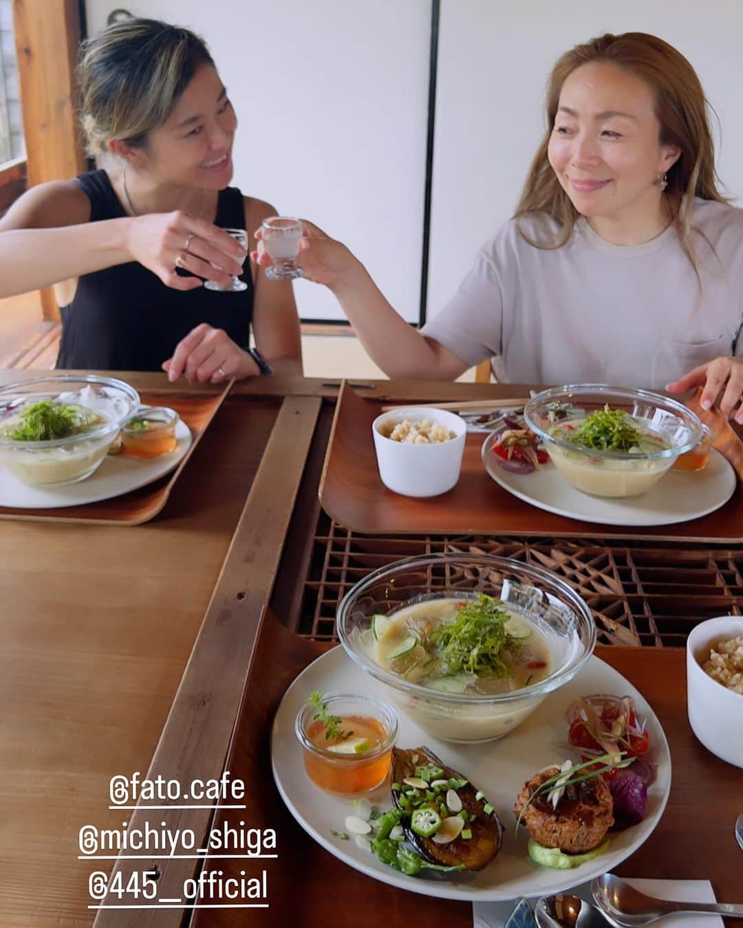 岡部亜紀さんのインスタグラム写真 - (岡部亜紀Instagram)「乾杯🥂✨ ランチは、大好きな FATOの冷や汁 #冷や汁 #7月バージョン #五感を刺激する #芸術薬膳料理」7月7日 17時34分 - akiokabe