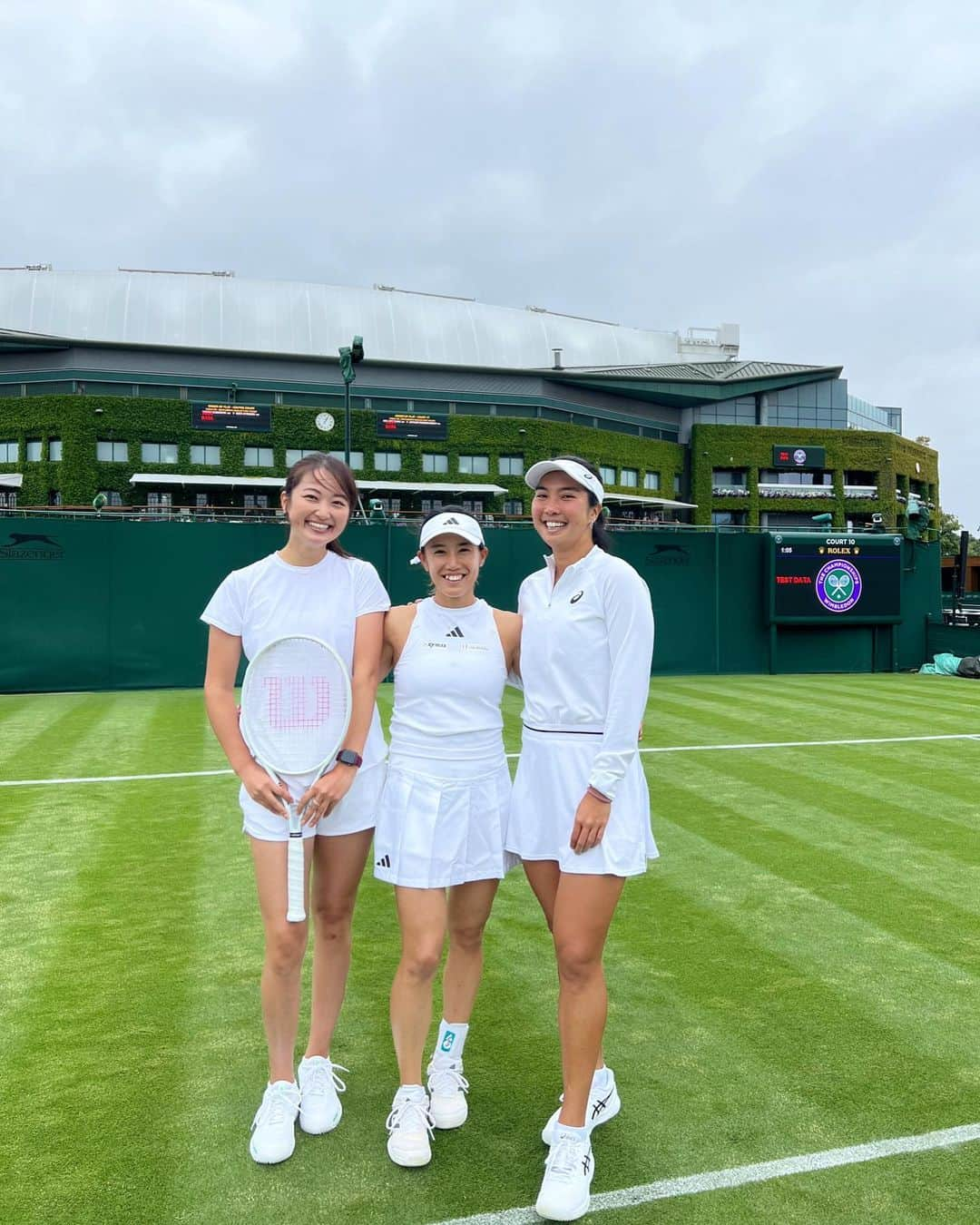 西口真央のインスタグラム：「Miyu and Dila are ready for the first round at Wimbledon 🎾🌱！！！  未唯ちゃん＆ディラ、今日がウィンブルドン１回戦😉  🇬🇧ロンドン現地時間13:30頃〜（NB12:30の2回り目） 🇯🇵日本時間は21:30頃〜 💪9番コート！  #wimbledon #wimbldon2023 #ウィンブルドン #ウィンブルドン2023」