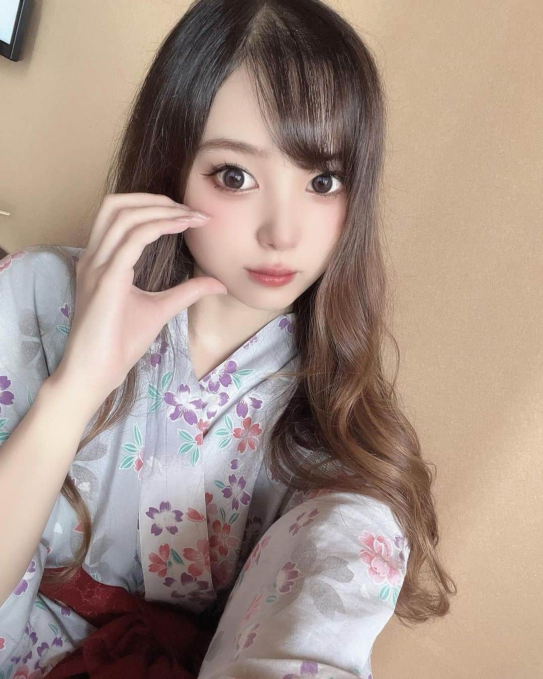 嶋谷愛（あいちゅん）のインスタグラム：「. 滋賀のおごと温泉♨️♡♡ 暑い時期の温泉も最強だた🫶 . . . #おごと温泉 #温泉旅行 #温泉女子 #데일리 #셀스타그램 #좋아요반사 #얼스타그램 #오오티디 #일본 #셀카놀이 #여행스냅 #일본여행 #여행일기 #여행기록 #여행스타그램 #onsen」