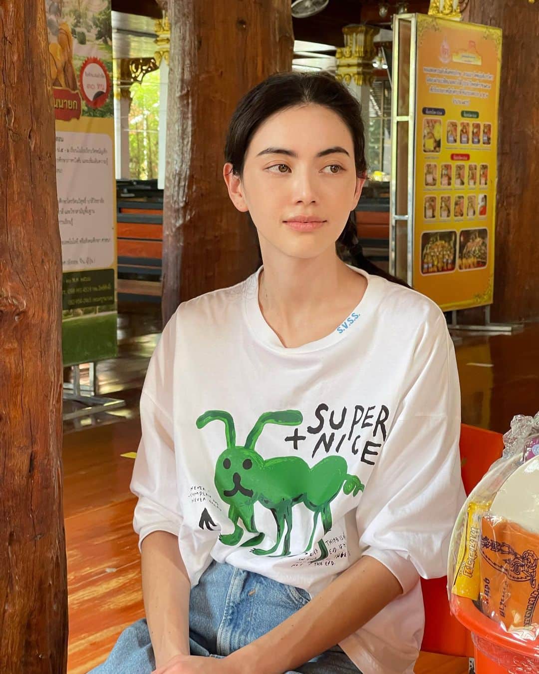 マイ・ダーウィカーのインスタグラム：「One day with @terchantavit พามาไหว้พระ..กินข้าว..ถ่ายรูปให้!!!!รูปสวยโดนใจมากค่ะ😂❤️ #ลุงลิง」