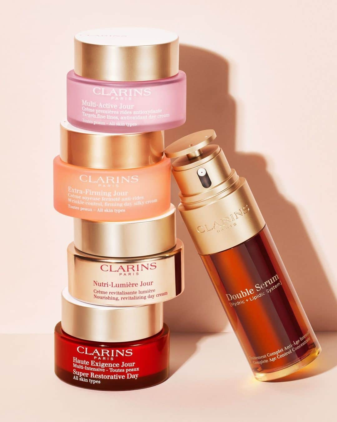 Clarins Australiaさんのインスタグラム写真 - (Clarins AustraliaInstagram)「Mile-high stacks of plant-based ingredients in our anti-ageing face creams.⁣ ⁣ Which one are you reaching for after your Double Serum?⁣ ⁣ #Clarins #AntiAgeing #Skincare」7月7日 9時00分 - clarinsanz