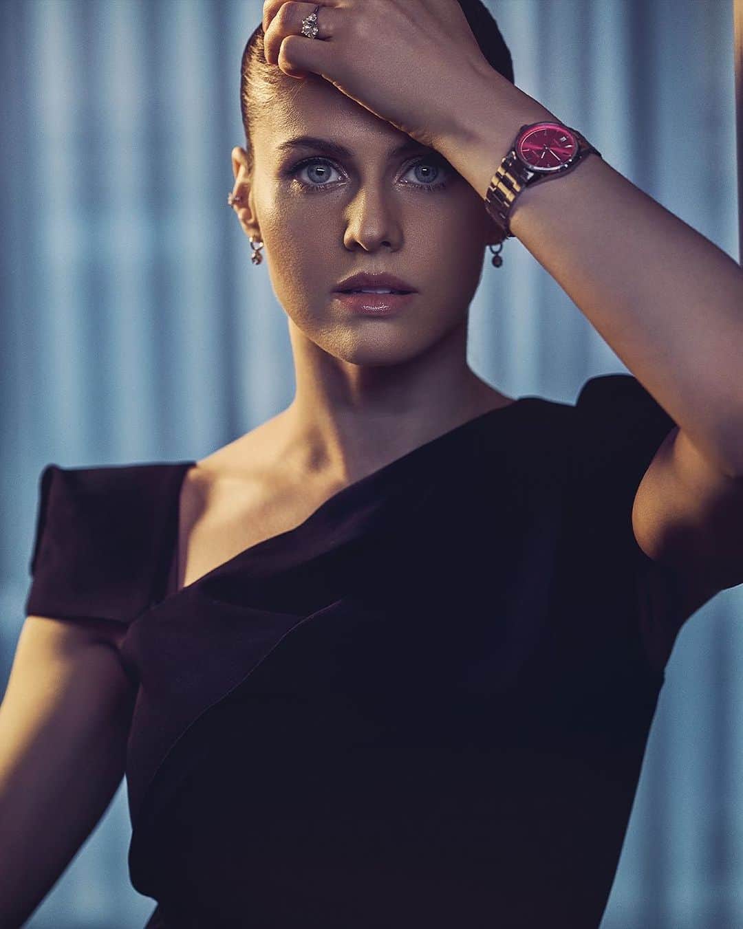 アレクサンドラ・ダダリオのインスタグラム：「@tagheuer ❤️ ♥️ #tagheuercarrera」