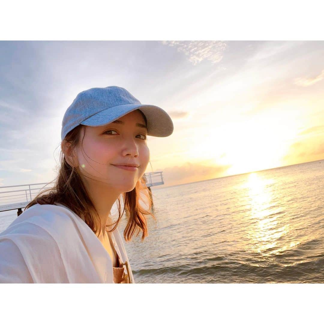 豊田エリーのインスタグラム：「🏝️🌞🍉 夏！ 海と太陽からたっぷり栄養をもらい、 東京のコンクリートジャングルでまたがんばるぞ。🏗️」