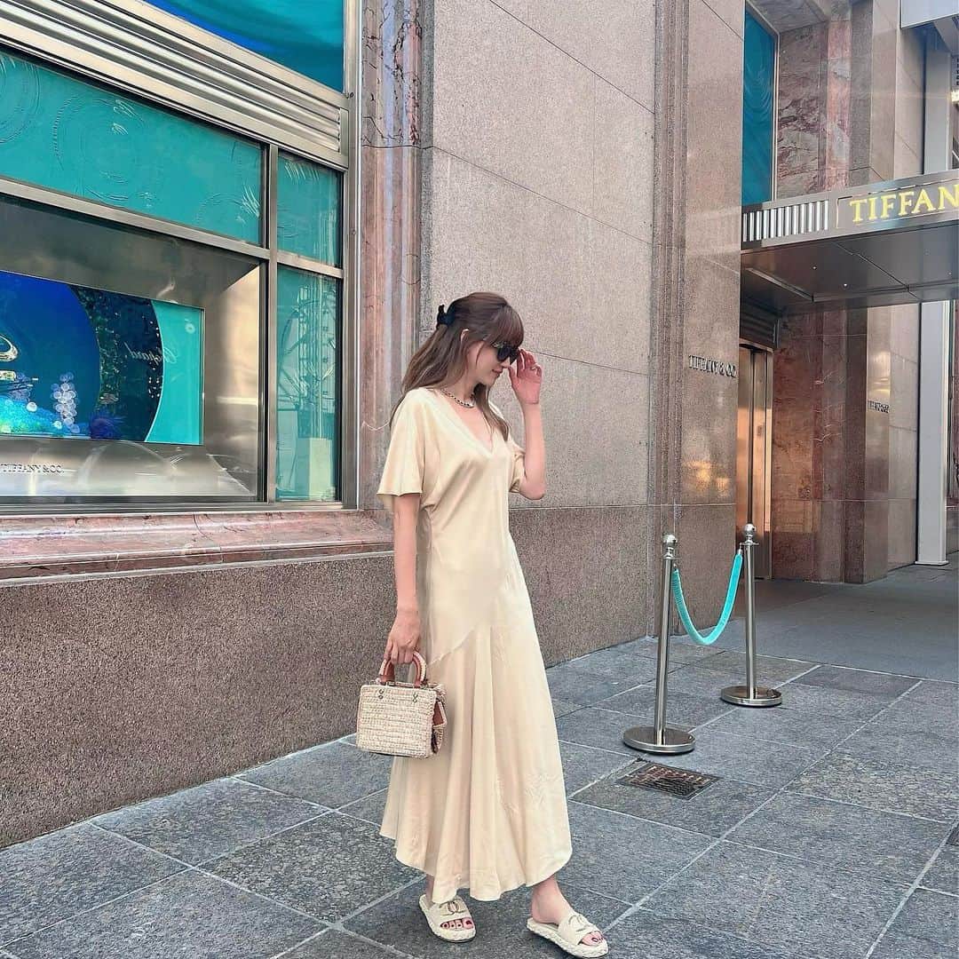 ヨンアさんのインスタグラム写真 - (ヨンアInstagram)「@blueboxcafenyc  ずっと楽しみにしていたランチ♡ 入り口から可愛くてご飯も美味しかった！ @tiffanyandco の中だから欲しいのが 多すぎて危なかったけど😂 #NYC#너무예쁨#티파니#블루박스」7月7日 9時21分 - youn1029