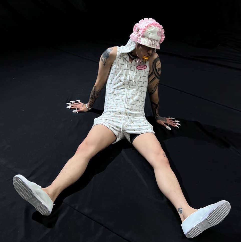 カワグチジンのインスタグラム：「MUSIC VIDEO カミスン  ベビグチジン」