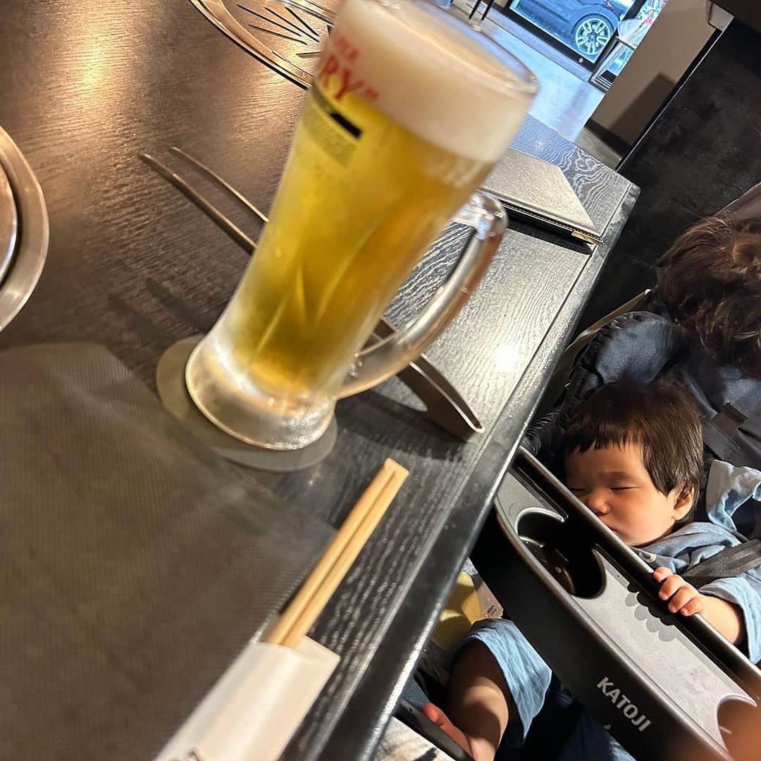 世手子さんのインスタグラム写真 - (世手子Instagram)「Yokohama family gourmet here🥓 Beer after playing with children is exceptional🍻 Fun trip to Yokohama みさみさとちびみさ 寿司太郎、寿々太郎で アンパンマンミュージアムに行ってきたよ(^^) お子様が散々楽しんでくれたあとは みなさんぐっすりお昼寝されちゃったのでその隙に✨✨ @ushiwa_yakiniku  #横浜グルメ #みなとみらいグルメ #馬車道グルメ #健康焼肉 #オーガニックビーフ #子連れ焼肉横浜 #焼肉うし和 #関内焼肉 #馬車道ディナー でママは乾杯(*´∀｀*) 美味しすぎた(*☻-☻*) #炙りサーロインユッケ (●´ω｀●) とろけたー お子様には朝昼はアンパンマンで楽しんでもらってその後お昼寝中に大人は焼肉堪能（≧∇≦） この流れ最高です(*^ω^*) 横浜最高だね(๑>◡<๑) 横浜に行った帰りは うし和さんの焼肉で決まり（＾ω＾） #ドタバタ育児  #二児のママ  #2児育児 #赤ちゃんのいる暮らし  #3歳男の子 #3歳差育児  #二児の母 #二児ママ  #ママシンガー  #二児育児 #2児ママ #2児のママ #赤ちゃんのいる生活 PR」7月7日 9時49分 - rojide