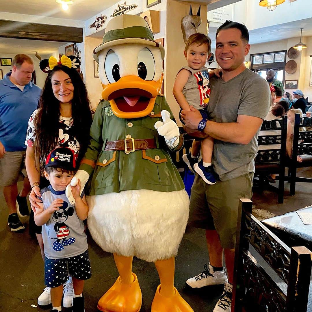 ディーナ・ニコール・コルテーゼのインスタグラム：「Buckner Family Vacation」