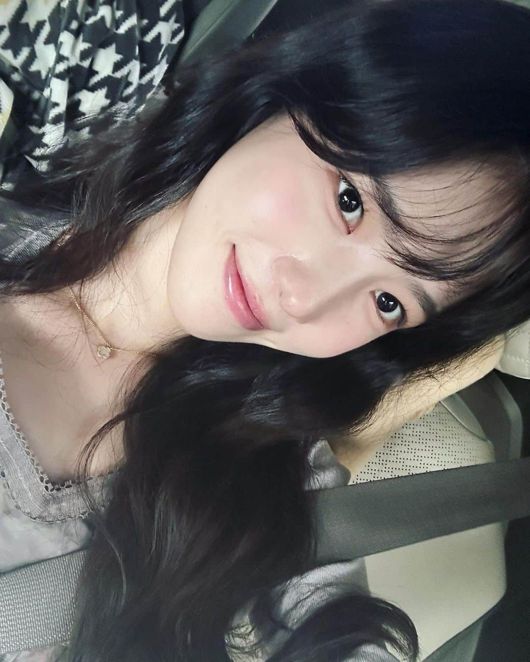 ヤン・ヘジのインスタグラム：「오늘도 악귀 🖤」