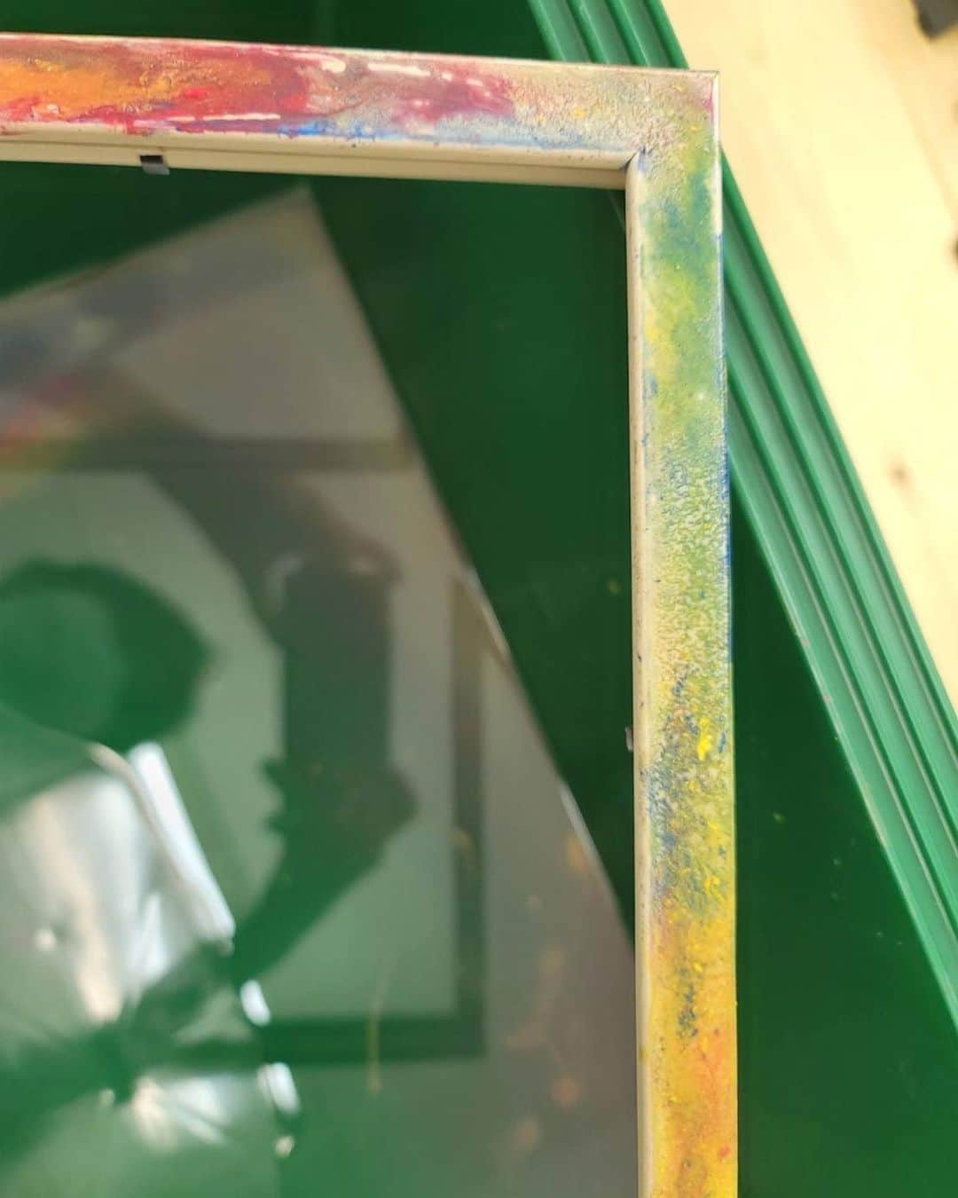 宮田麺児さんのインスタグラム写真 - (宮田麺児Instagram)「LOFさんに 「水圧転写」墨流しをアレンジした 額を作ってもらいましたー！！ 最高  この額から　イメージする コラージュアート シルクスクリーン作品つくります。」7月7日 10時44分 - miyatamenji