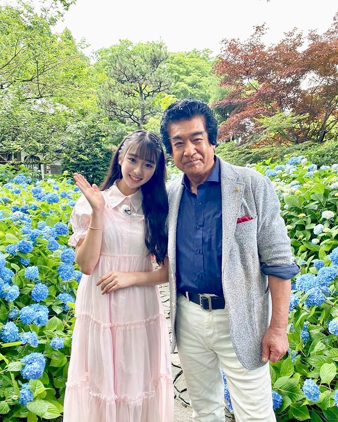 藤岡弘、さんのインスタグラム写真 - (藤岡弘、Instagram)「⭐︎⭐︎  #サタプラ の新コーナー 「藤岡弘、3分散歩」  今回は三女の舞衣ちゃんと 一緒に。  梅雨の季節に、 たくさん咲き誇るブルーの紫陽花に、心癒されました✨  #サタデープラス  #曇昌寺  #紫陽花  #ブルー  #青  #藤岡弘、 #藤岡舞衣  #hiroshifujioka  #maifujioka」7月7日 10時40分 - hiroshi_fujioka_official