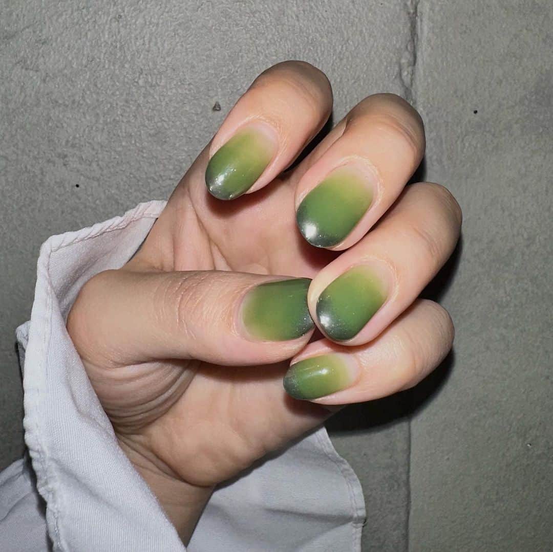 相羽瑠奈のインスタグラム：「👽💅🍃🌚🔮」