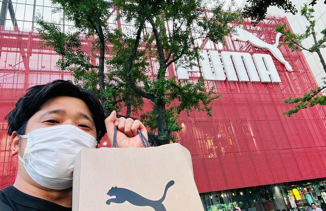 佐々木崇博（うるとらブギーズ）のインスタグラム：「大阪のPUMA凄くデカかった！  #大阪 #PUMA #アジアで1番大きいらしい」