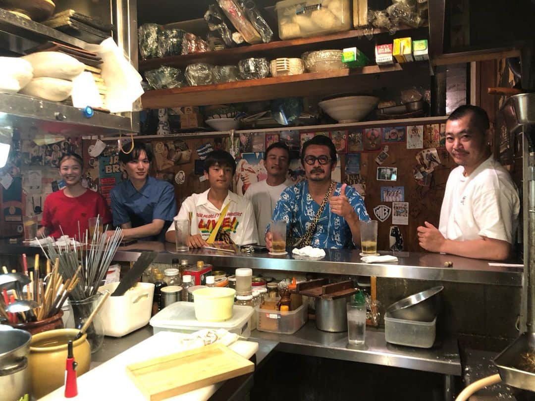 石塚啓次のインスタグラム：「ムラ君！ エエ話と美味しい酒とご飯ありがとうございました！  #エムアンドエムカスタムパフォーマンス   #石塚啓次 #YouTube #宵宵祇園  #yoiyoigion  #ブエナビスタデポルテ #buenavistadeporte #バルセロナ」