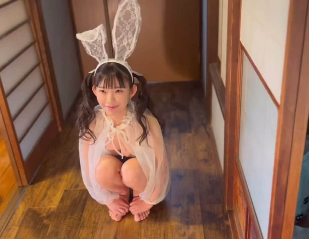 長澤茉里奈のインスタグラム：「かわいこぶってるワイ」
