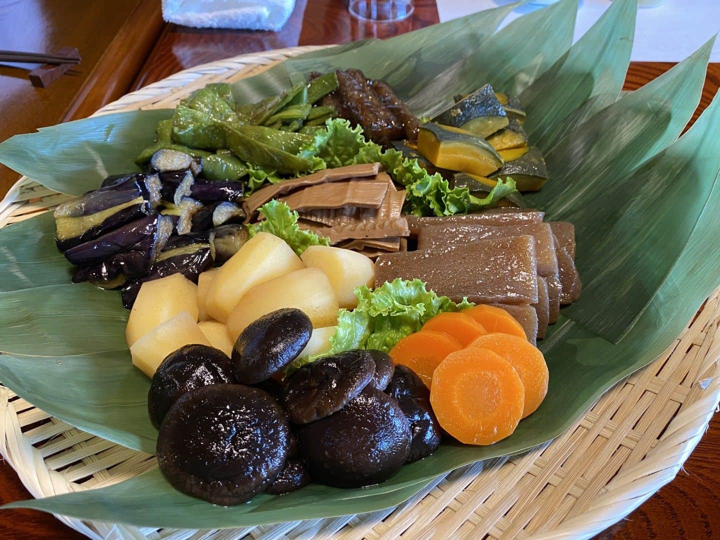 前原誠司のインスタグラム：「永田寿康元代議士のお父様・蒲池眞澄先生のご生家で、郷土料理を提供されている「たかっぽ」（竹の器という意味だそうです）。全て美味しくいただきました。ご馳走様でした。（誠）#まえはランチ」