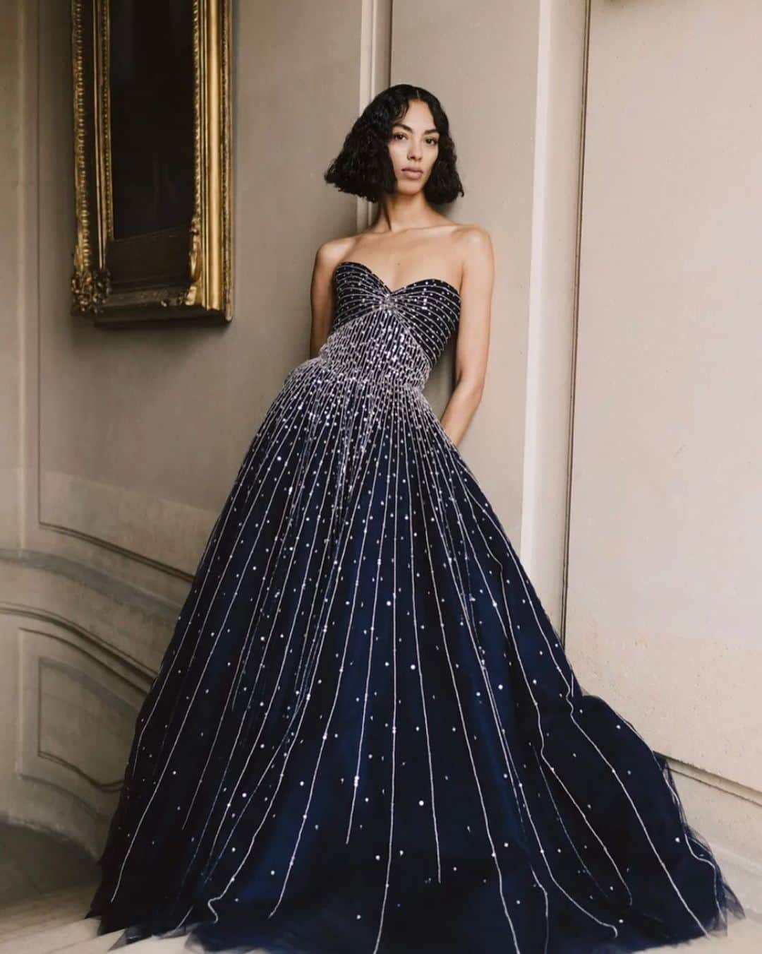 SOYOO BRIDALさんのインスタグラム写真 - (SOYOO BRIDALInstagram)「.  NEW IN @soyoobridal_official 💫 from @moniquelhuillier   1980‘s couture 💙  #2023fall #readytowear #newin ##moniquelhuillier #soyoobridal #소유브라이덜 #모니크륄리에」7月7日 11時25分 - soyoobridal_official