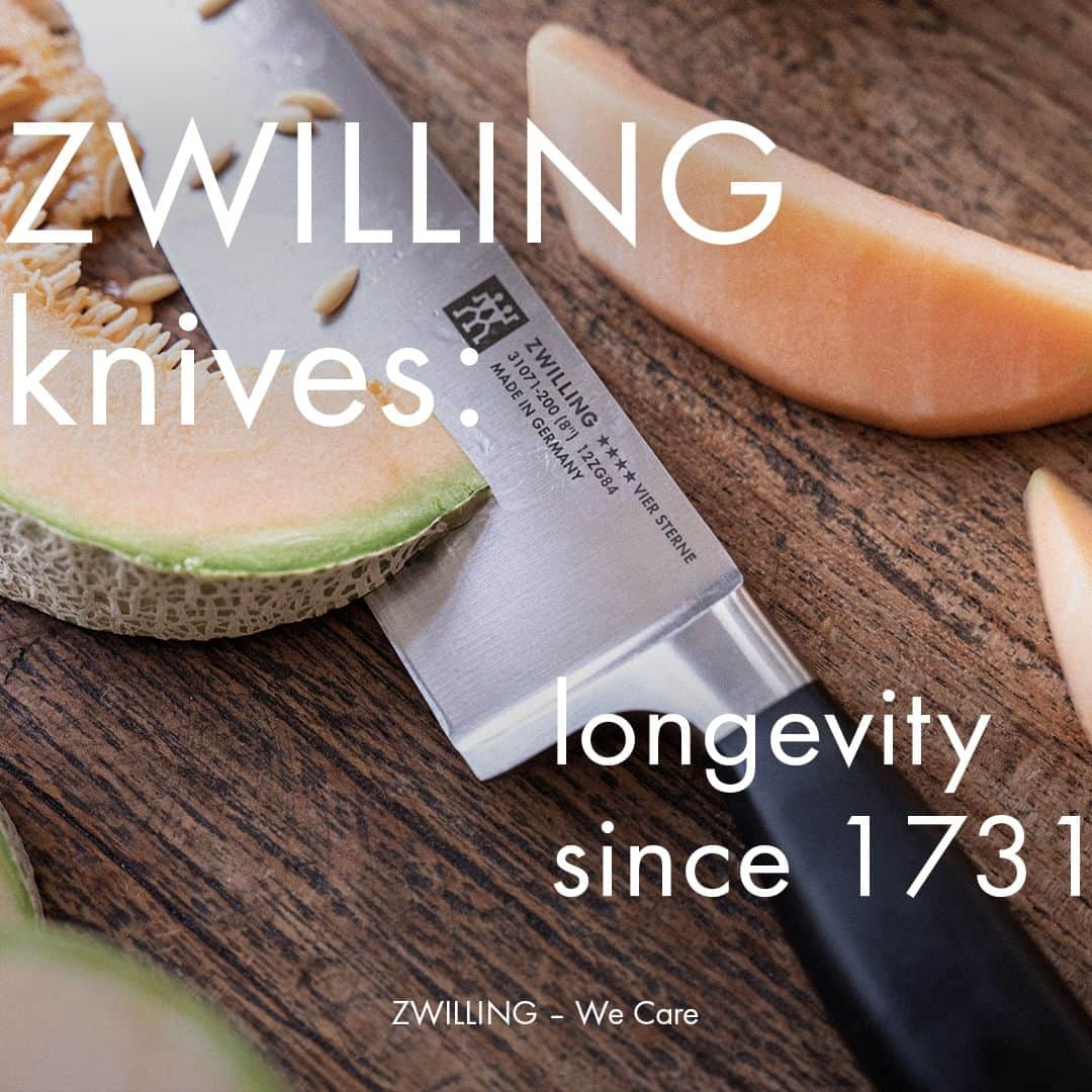 ZWILLING Japan ツヴィリングのインスタグラム：「【ZWILLING WE CARE】  ツヴィリング は先月創立292周年を迎えました。これは、ツヴィリングが数百年にわたって高品質のナイフを作り続けてきたことを指します。耐久性に優れたツヴィリング ナイフを使い続けていただくことで、その結果、製造に必要な原材料の量が減り、環境への影響が軽減されると言えるでしょう。ちなみに、ナイフが切れ味が悪くなってきた時は、砥石やシャープナー、または、V エッジ シャープナーを使用いただくと、ご愛用のナイフを末長くお使いいただけます。  #zwillingwecare #zwilling #zwilling1731 #ツヴィリング」