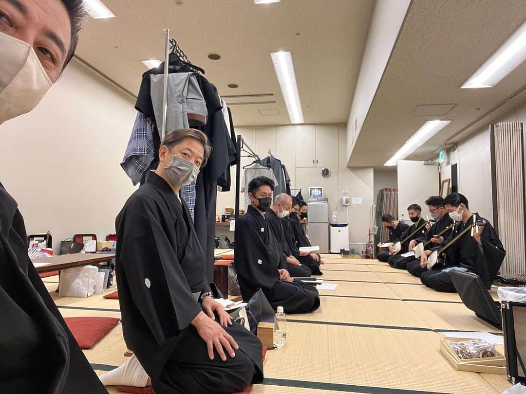 のインスタグラム：「大阪松竹座 5日目 巳太郎師率いる 京鹿の子娘道成寺チーム 皆頑張ってます！」