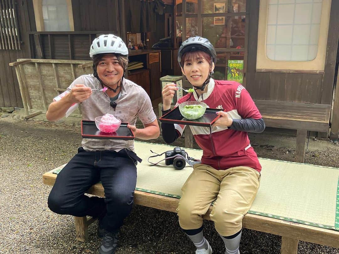 吉田沙保里さんのインスタグラム写真 - (吉田沙保里Instagram)「自転車で駆け巡る記者＝“チャリキシャ”として  同級生のよっくんこと 大久保嘉人くんと一緒に、 古都・奈良の涼🎐を取材してきました🚴‍♂️🚴‍♀️  景色を楽しんだり、 おしゃべりしたり、 久しぶりのサイクリングは気持ちがイイ～😆  美味しいものもたくさん食べて 笑いっぱなしのめちゃ楽しい旅でした😙  テレビ大阪 7月8日(土)午後1時02分〜 見逃し配信はTVerで…😉  #チャリキシャ #奈良編 #テレビ大阪 #大久保嘉人」7月7日 11時47分 - saori___yoshida