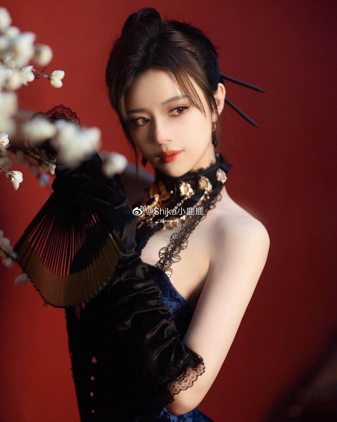 shikaのインスタグラム：「チャイナドレス  大人のスタイル  #チャイナドレス #cheongsam #cheongsamdress #cheongsammodern」