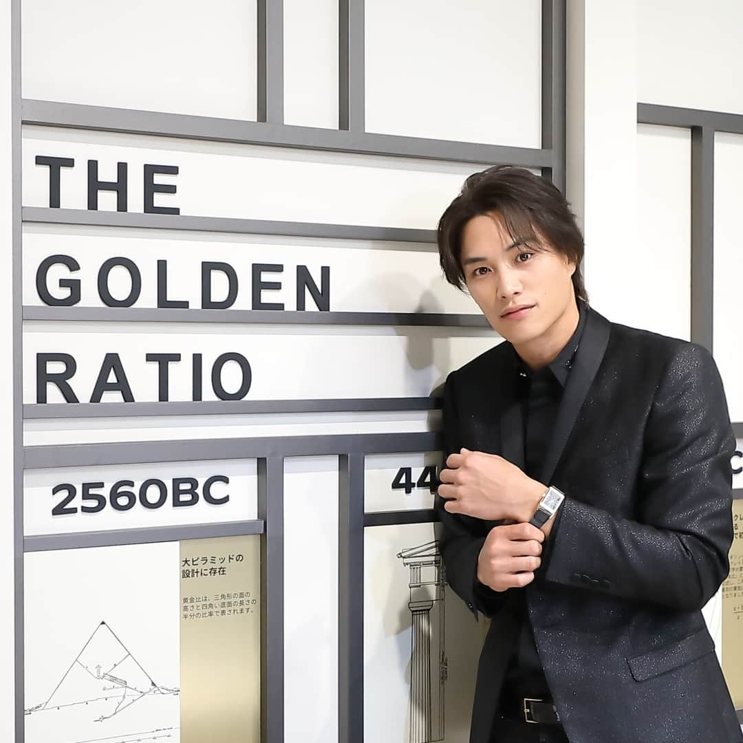 Fashionsnap.comさんのインスタグラム写真 - (Fashionsnap.comInstagram)「【イベント】ジャガー・ルクルトが7月11日まで<The Golden Ratio―黄金比―> 展を伊勢丹新宿店 ザ・ステージで開催中。鈴木伸之さんや滝沢眞規子さんも駆けつけ、新作のレベルソ・トリビュート・クロノグラフや、レベルソ・トリビュート・デュオ・トゥールビヨンを含む最新のコレクションを堪能しました。会期中には、メゾン専任のウォッチメーカーによる時計の分解・組立の実演も実施。⁠ ⁠ ■<The Golden Ratio―黄金比―>⁠ 会期：2023年7月11日（火）まで⁠ 会場：伊勢丹新宿店 ザ・ステージ⁠ 実演：7月9日（日）まで11:00〜/13:00〜/16:00〜⁠ ⁠ @jaegerlecoultre @nobuyuki_suzuki_official @makikotakizawa⁠ #jaegerlecoultre #ジャガールクルト #TheGoldenRatio #Reverso #レベルソ#鈴木伸之 #劇団exile #滝沢眞規子 #ウォッチ #腕時計 #イベント」7月7日 12時00分 - fashionsnapcom