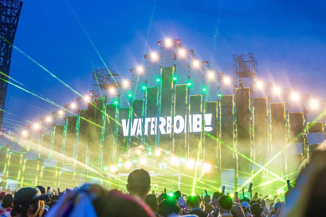 Block.fmのインスタグラム：「“水と音楽を浴びる” 韓国の人気フェス「WATERBOMB 2023」ソウル公演現地レポート⁠ ⁠ 日本に初上陸する韓国発のフェス「WATERBOMB」。HyunA、BIG Naughty、DPR LIVEやaespaなど日本でも人気の韓国アーティストが多数出演した6月25日のソウル公演を実際に体験してきた。⁠ ⁠ レポートはプロフィール→Linkin.Bioから👀⁠ ⁠ #WATERBOMB⁠ #WATERBOMBSEOUL⁠ #WATERBOMBJAPAN⁠ #ウォーターボム⁠ #ウォーターボムジャパン」