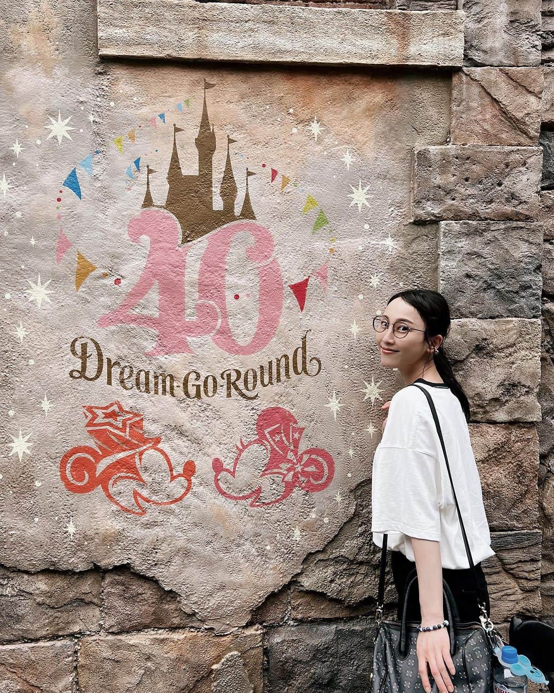松井玲奈のインスタグラム：「今日は七夕だって。 晴れてるの珍しいなー、そうでもなかったかなーと思いながらお仕事です。 みんなはなにをお願いしたい？？」