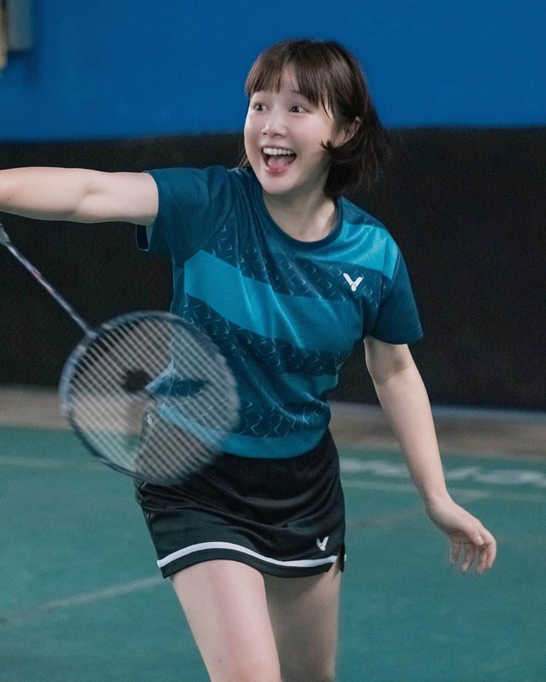 リー・ジャーインのインスタグラム：「水瓶座O型，羽球隊，綽號甜心。🏸️✨💘」