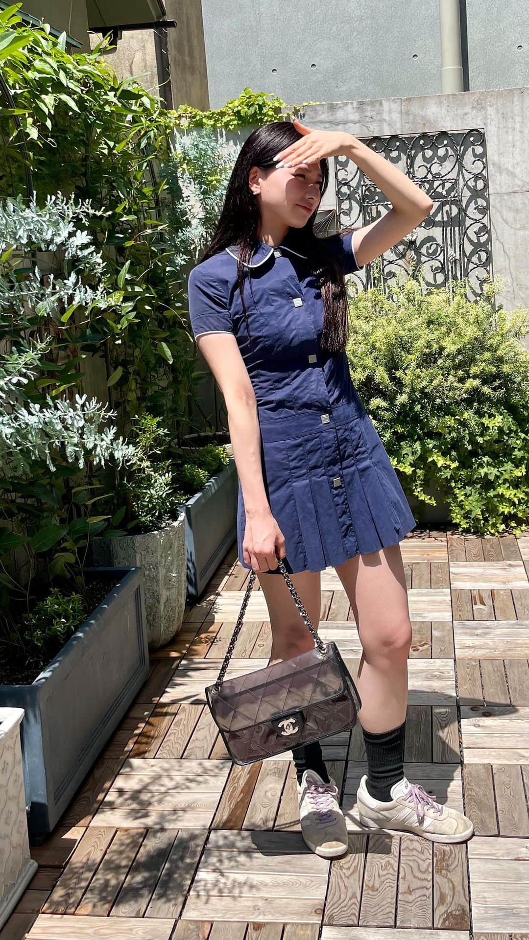 のインスタグラム：「Completely summer vibes with #ChanelVintage 🏄‍♀️  ▼Customer service English/Chinese/Korean/Japanese *Please feel free to contact us! *商品が見つからない場合にはDMにてお問い合わせください   ▼International shipping via our online store. Link in bio.  #tokyovintageshop #오모테산도 #omotesando #aoyama #表参道 #명품빈티지 #빈티지패션 #도쿄빈티지샵  #ヴィンテージファッション #ヴィンテージショップ  #chanelvintage #chanel #vintagechanel #chanelclassic #chanellover #빈티지샤넬 #샤넬  #シャネル #샤넬클래식」
