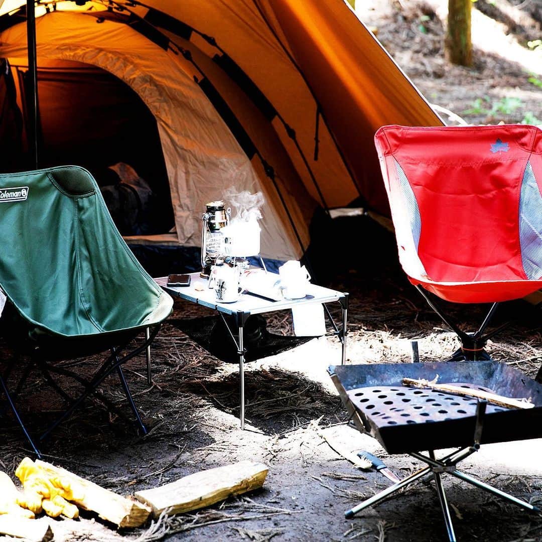 キャンプ情報サイト［ランタン］さんのインスタグラム写真 - (キャンプ情報サイト［ランタン］Instagram)「CAMP SMILE STYLE ／ 木立の間にひっそり佇むテント。 涼しい風を感じて静かに過ごす ＼ いろんなキャンパーのキャンプスタイルを現地取材と一般キャンパーからの投稿で数多く掲載してます。 . . 詳しくは @lantern.camp webサイトをご覧ください . . #camp #camping #camplife #outdoor #travel #trip #lantern_smile #キャンプ #キャンプ用品 #アウトドア #テント #自然 #旅行 #キャンプ初心者 #キャンプ好きな人と繋がりたい #アウトドア好きな人と繋がりたい #camper #外遊び #キャンプスタイル #かぶとの森テラス #デュオキャンプ #デュオキャン #tentMarkDESIGNS #tentMark #テンマクデザイン #CAPTAINSTAG #キャプテンスタッグ #COleman #コールマン」7月7日 18時08分 - lantern.camp