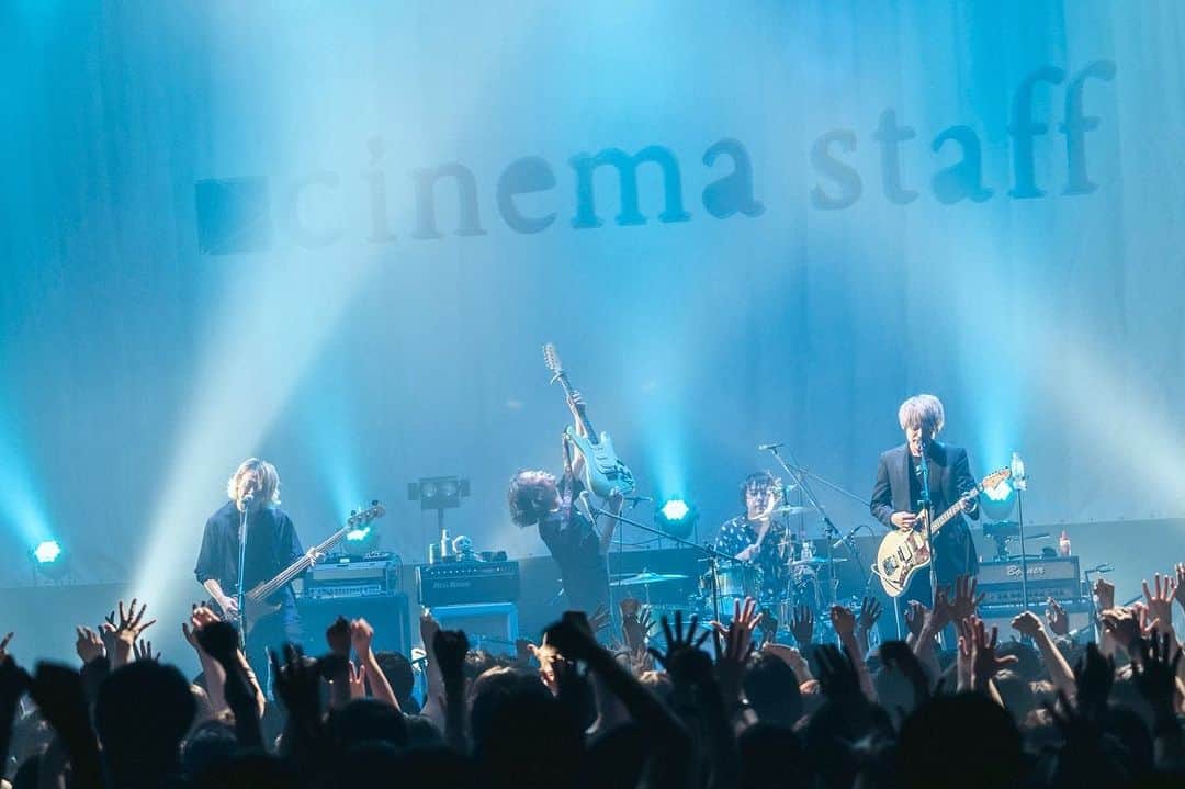 三島想平のインスタグラム：「2023.07.02(sun)  cinema staff GIG at KAWASAKI 川崎クラブチッタ  cinema staff debut 15th Anniversary Japan tour “We are Phenomenal” DAY 1  Springtime of life .  PHOTO BY @takeshiyao   #cinemastaff #wearephenomenal」