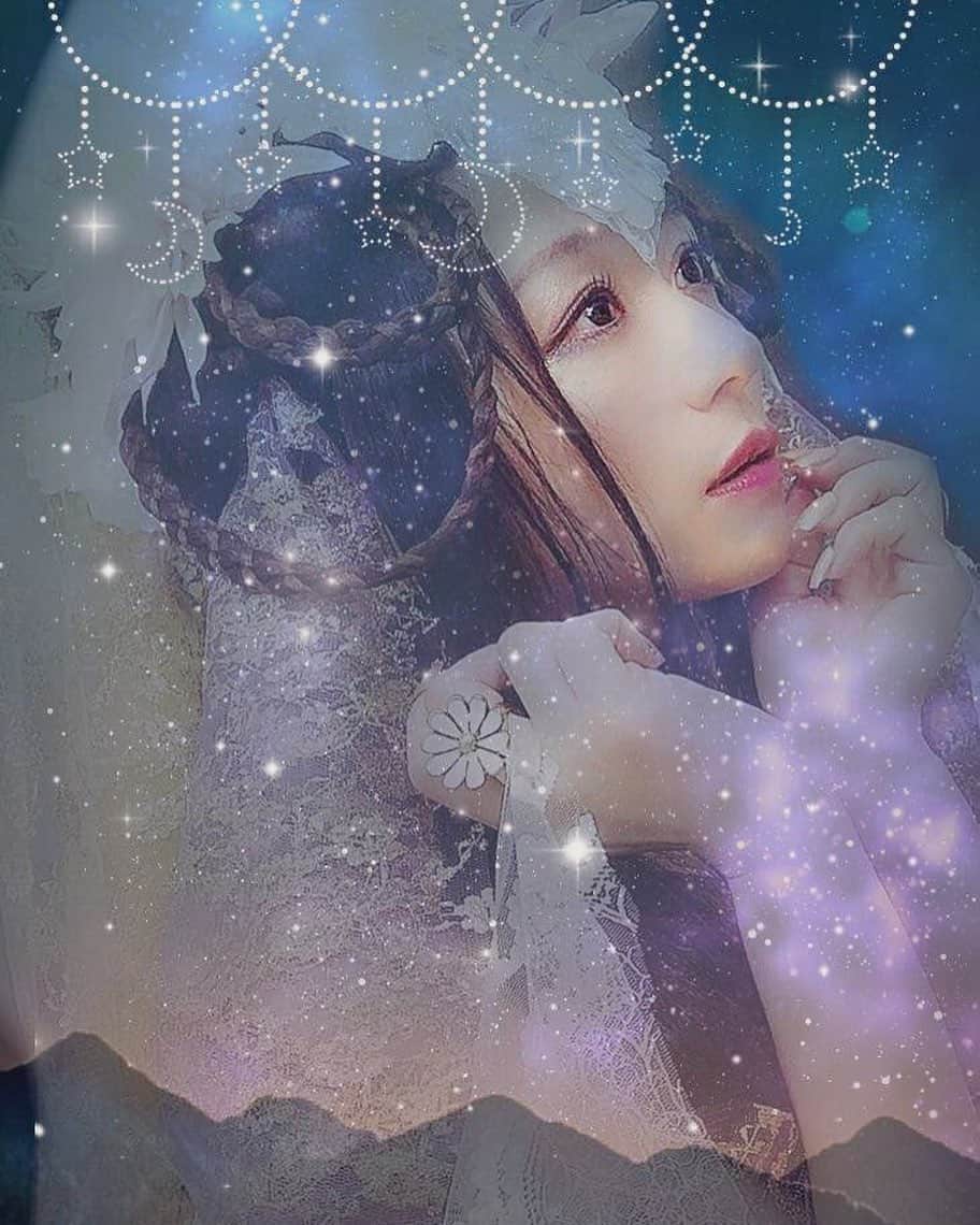 久保亜沙香のインスタグラム：「#七夕 なのに珍しく晴れてる⭐️  みんなの願いが叶いますように🎋 わたしも。」