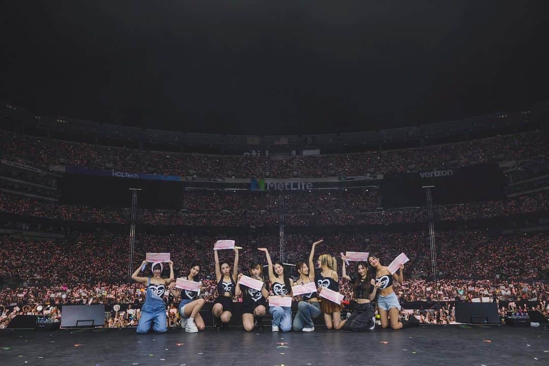 TWICEさんのインスタグラム写真 - (TWICEInstagram)「TWICE 5TH WORLD TOUR 'READY TO BE' IN #NEW_YORK   Hey New York✨ We are so glad we MET!!! Performing at MetLife Stadium was like a dream come true for us and we know this wouldn't have been possible without your support🍭 We are still over the moon and can't thank you enough! Please remember ONCE, you are the reason we do what we do and we are the biggest fan of y'all! We will never forget this special memory and the love you gave us! LOVE YOU SOOOOOO MUCH!!!💓💓💓💓💓💓💓💓💓  #TWICE #트와이스 #READYTOBE #TWICE_5TH_WORLD_TOUR」7月7日 13時41分 - twicetagram