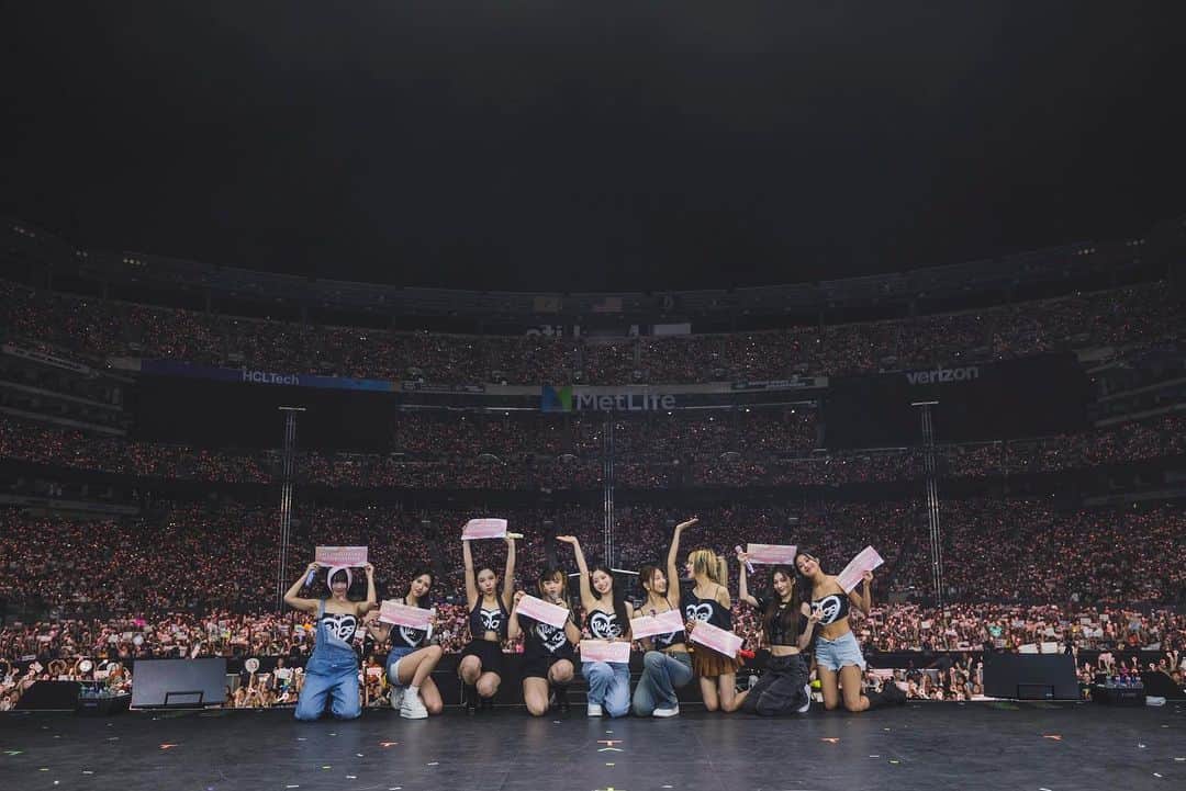 TWICEのインスタグラム：「TWICE 5TH WORLD TOUR 'READY TO BE' IN #NEW_YORK   Hey New York✨ We are so glad we MET!!! Performing at MetLife Stadium was like a dream come true for us and we know this wouldn't have been possible without your support🍭 We are still over the moon and can't thank you enough! Please remember ONCE, you are the reason we do what we do and we are the biggest fan of y'all! We will never forget this special memory and the love you gave us! LOVE YOU SOOOOOO MUCH!!!💓💓💓💓💓💓💓💓💓  #TWICE #트와이스 #READYTOBE #TWICE_5TH_WORLD_TOUR」