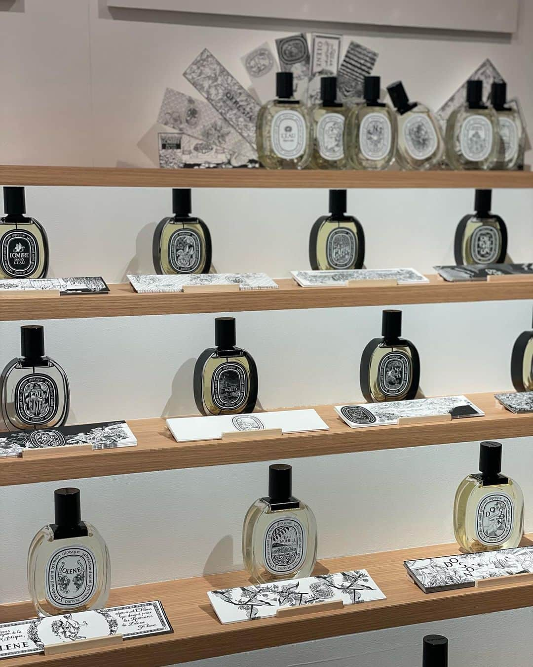 木下ココさんのインスタグラム写真 - (木下ココInstagram)「@diptyque  opening party ・ ・ 調香師の方に、似合う香水を選んで頂いて、今まで知らなかった素敵な香りに出会えた💓 ・ キャンドルホルダー作りも楽しくて、美術の授業を受けたくなった🕯️✨ ・ ・ ・ #diptyque  #perfume #fragrance #キャンドル #香水 #香り #木下ココ」7月7日 14時19分 - cocot_chan