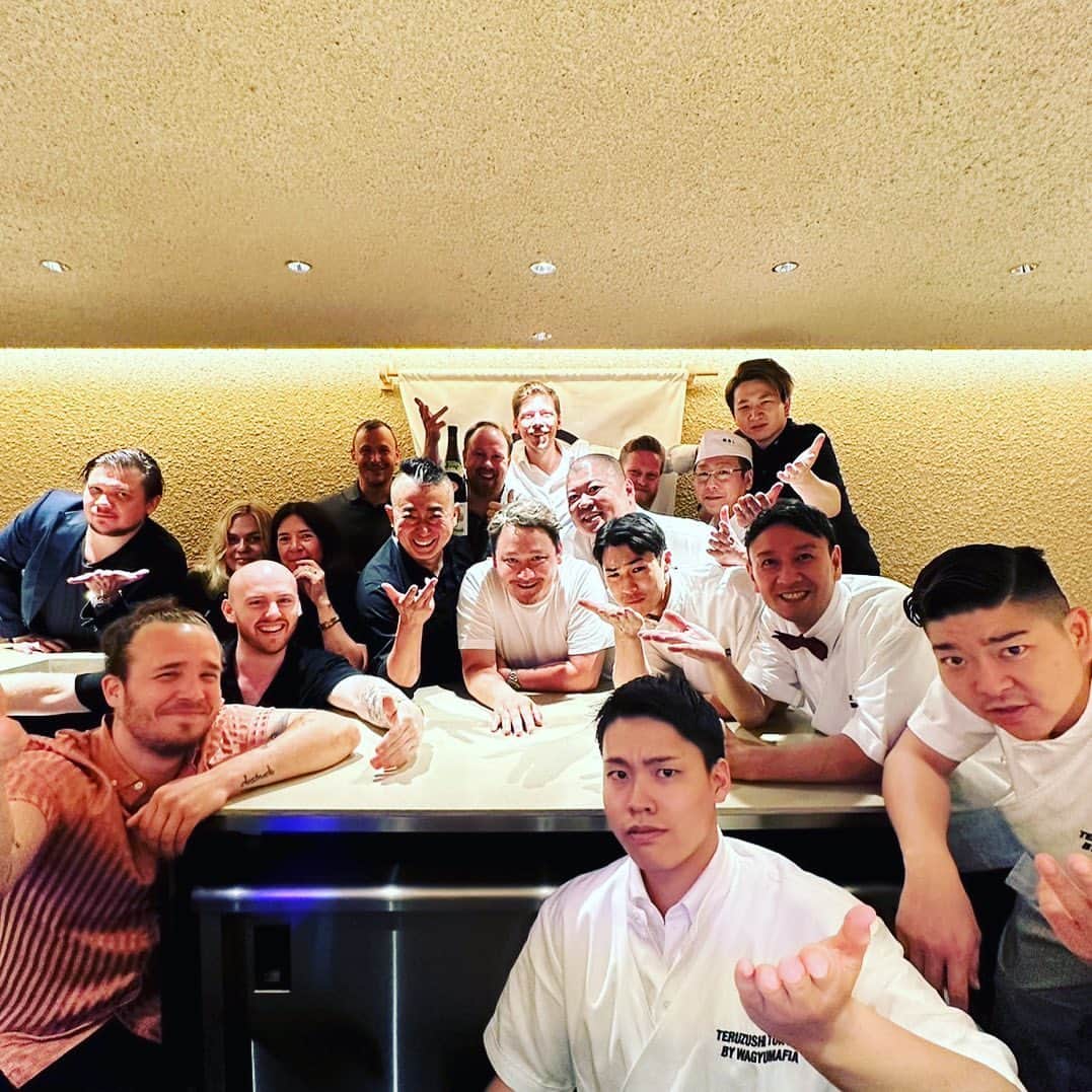  WATANABETAKAYOSHIさんのインスタグラム写真 - ( WATANABETAKAYOSHIInstagram)「A great night in Tokyo! My Stockholm family came to eat！  Thanks for coming @carlishizaki @sushisho」7月7日 14時40分 - teruzushi