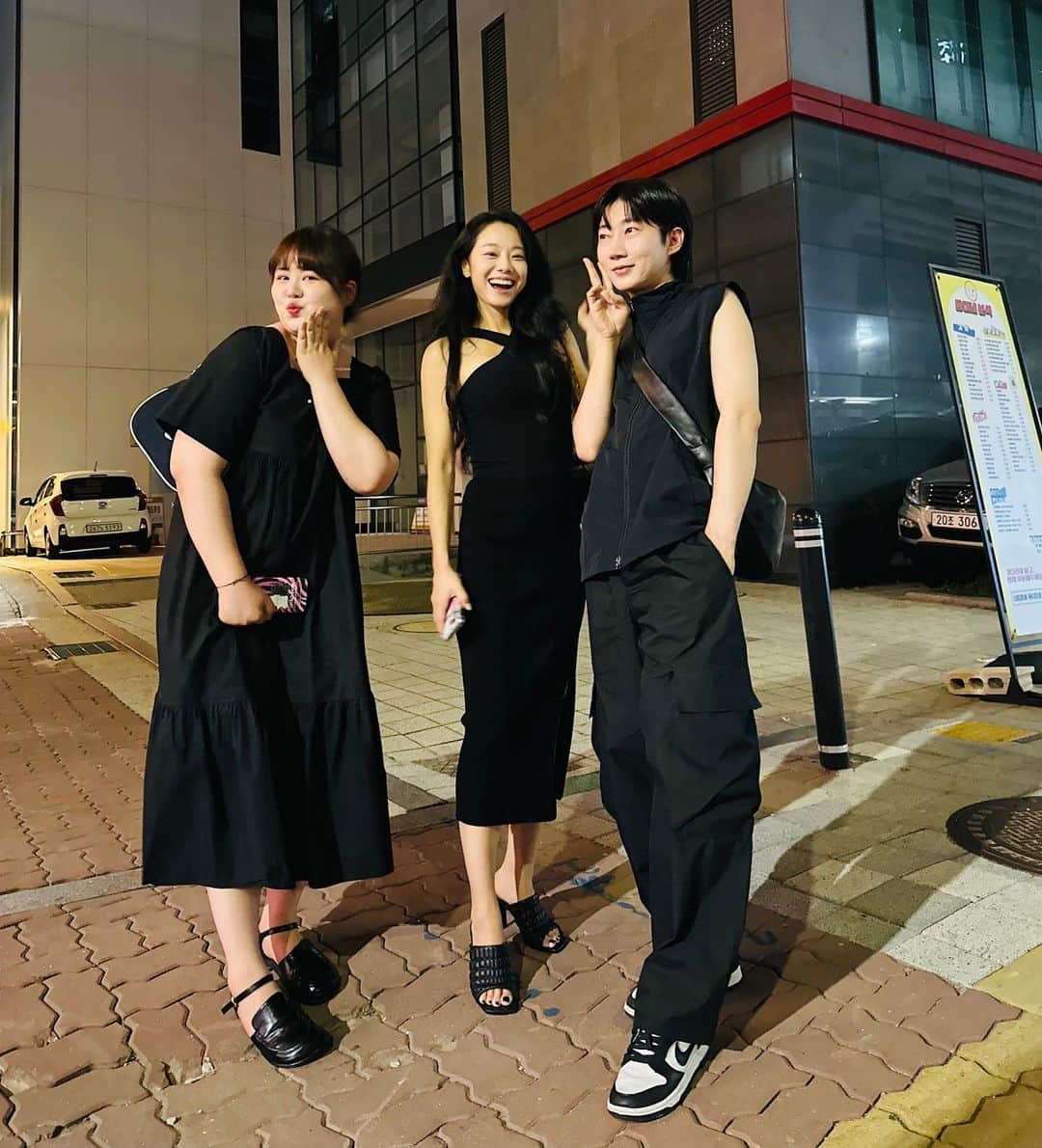 イ・シウォンさんのインスタグラム写真 - (イ・シウォンInstagram)「HOW TO WEAR ALL BLACK 🐜🖤」7月7日 14時48分 - seethewon