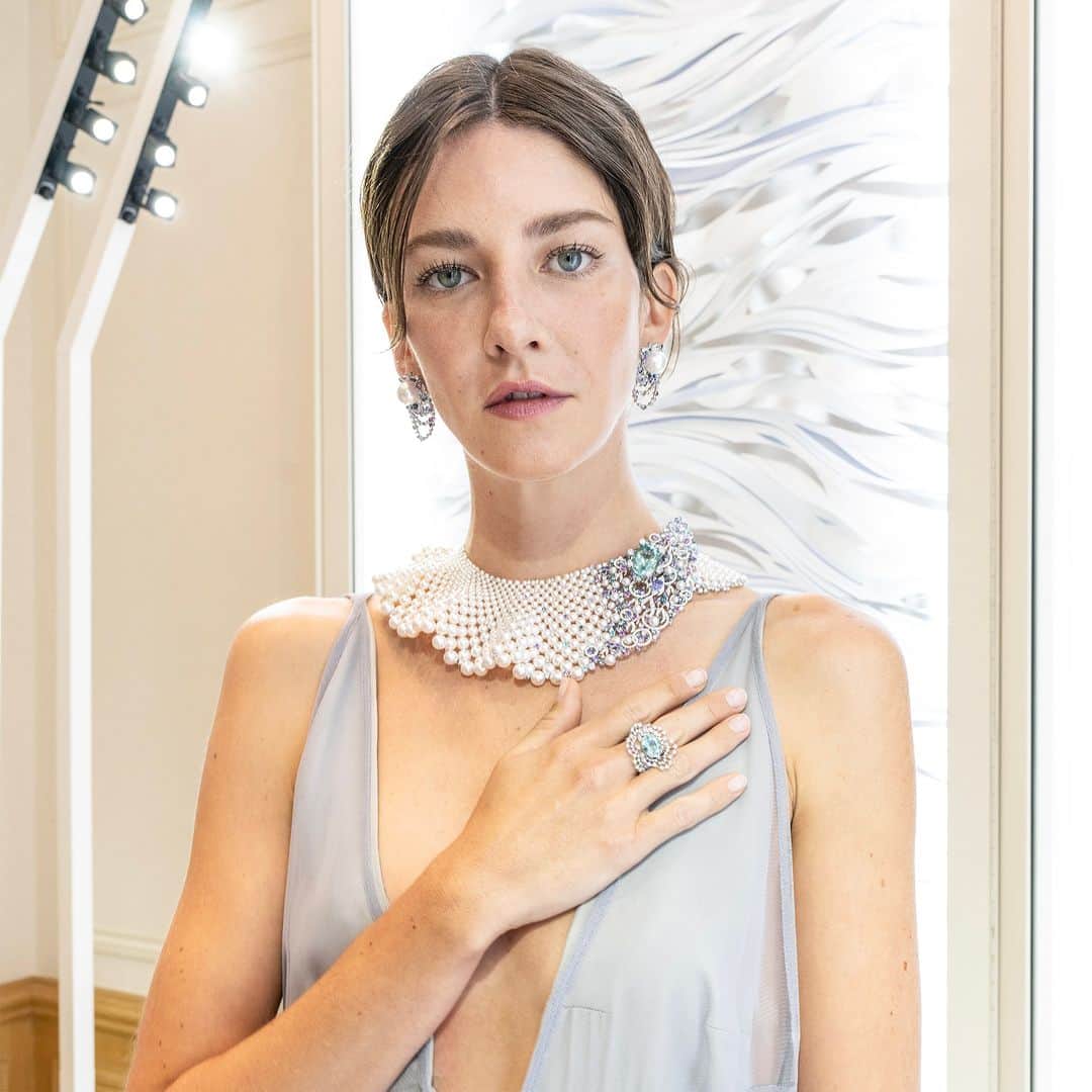 Mikimotoさんのインスタグラム写真 - (MikimotoInstagram)「Our latest High Jewellery Collection “Praise to the Sea” was unveiled at the Mikimoto Paris Boutique. Visit the link in our bio to discover more.  MIKIMOTOパリ店にて新作ハイジュエリーコレクション「Praise to the Sea」を発表。海をテーマに装飾を施した店内には、MIKIMOTOの新たなクリエーションの数々が並びました。  #MIKIMOTO #ミキモト #MikimotoHighJewellery #PraisetotheSea」7月7日 15時00分 - official_mikimoto