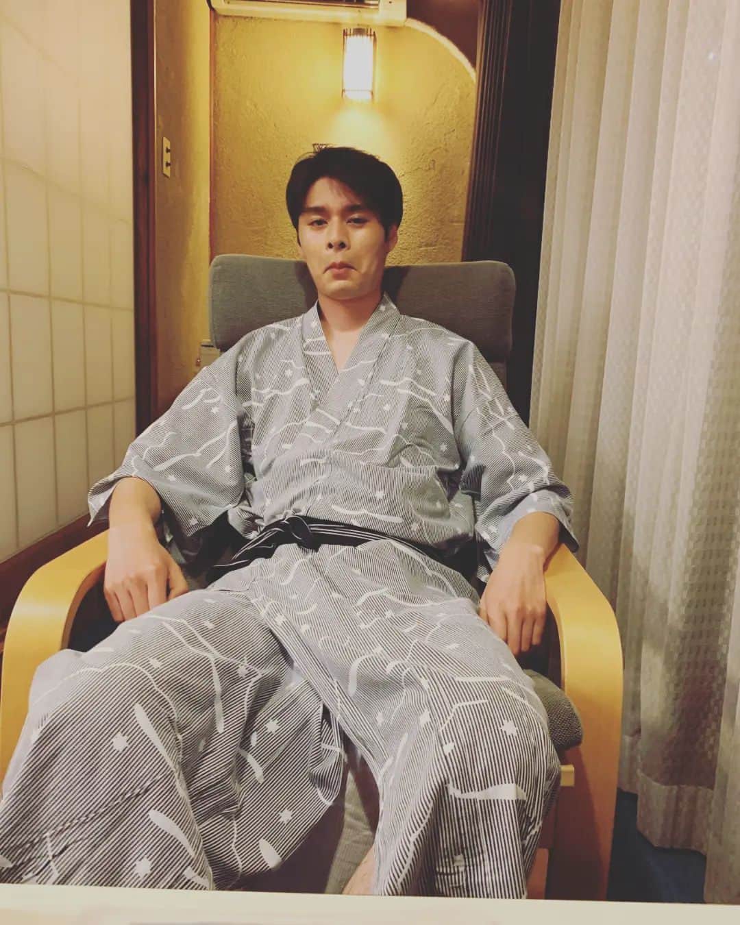 昆竜弥さんのインスタグラム写真 - (昆竜弥Instagram)「温泉行きたいっすね。  どこかいいとこあるかな」7月7日 15時34分 - tatsuya_kon