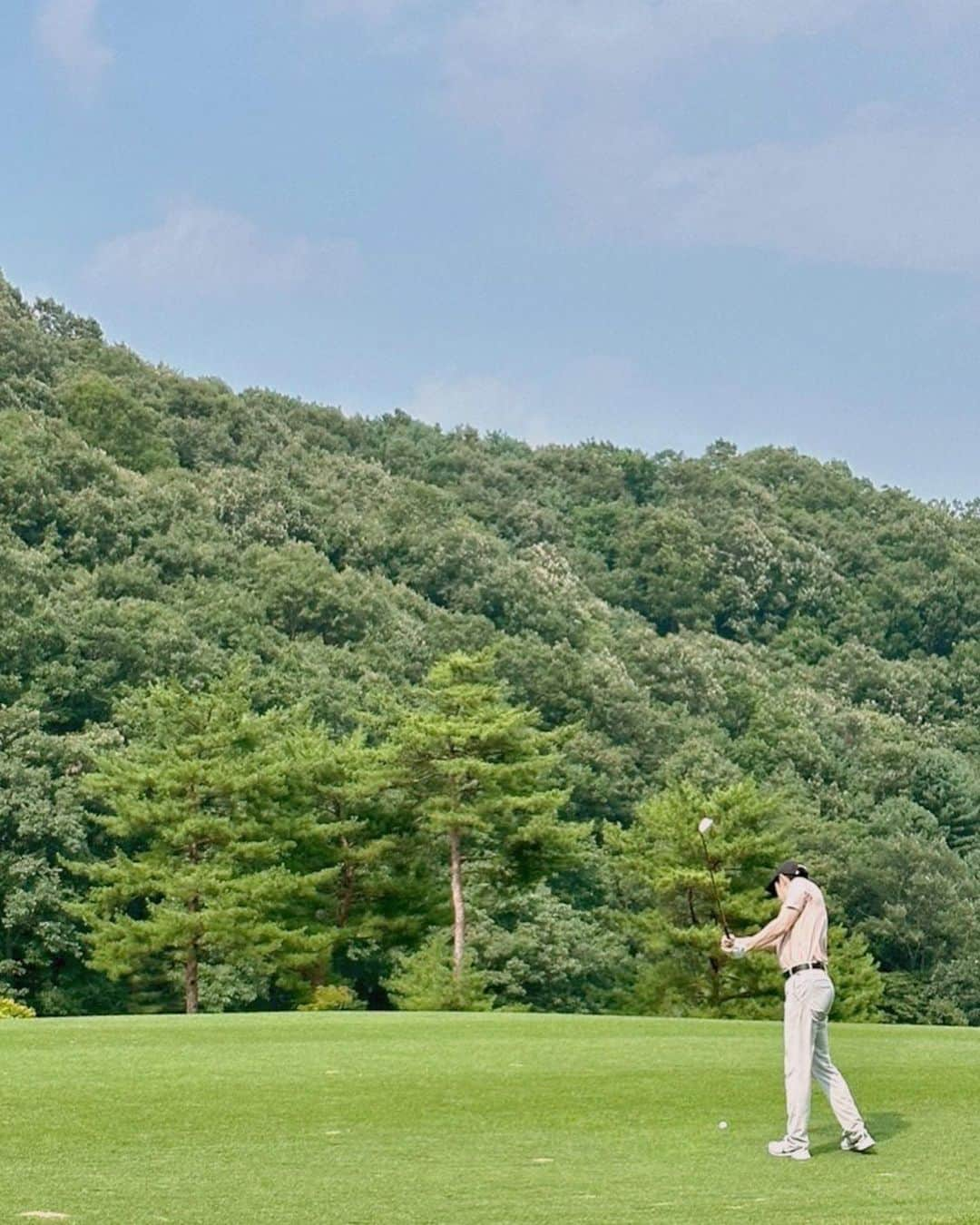 ドンヒョンさんのインスタグラム写真 - (ドンヒョンInstagram)「🏌️‍♀️🏌🏻🏌️‍♂️」7月7日 15時35分 - boy_e.black