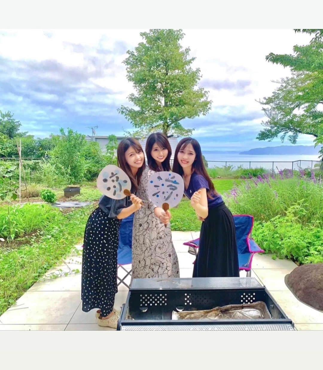 坂口莉果子のインスタグラム：「嬉しかったシリーズ🥹 ありがとう🫶  楽しかった夏の思い出🌿  Memories of 2022☀️ ・ ・ ・ #日本 #神奈川 #夏 #思い出 #自然 #海 #バーベキュー  #ファッション #パンツコーデ #サプライズ #日本の夏 #夏休み #夏休みの思い出 #夏の思い出 #別荘 #japan #kanagawa #surprise #summer #bbq #summervacation #summermemories #beautifulview #japanesegirl #naturephotography #instagood #summervibes」