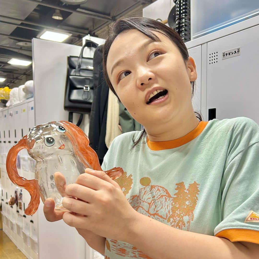 たいゆうきのインスタグラム：「イワクラが誕生日プレゼントに花瓶のチャッピーをくれた」
