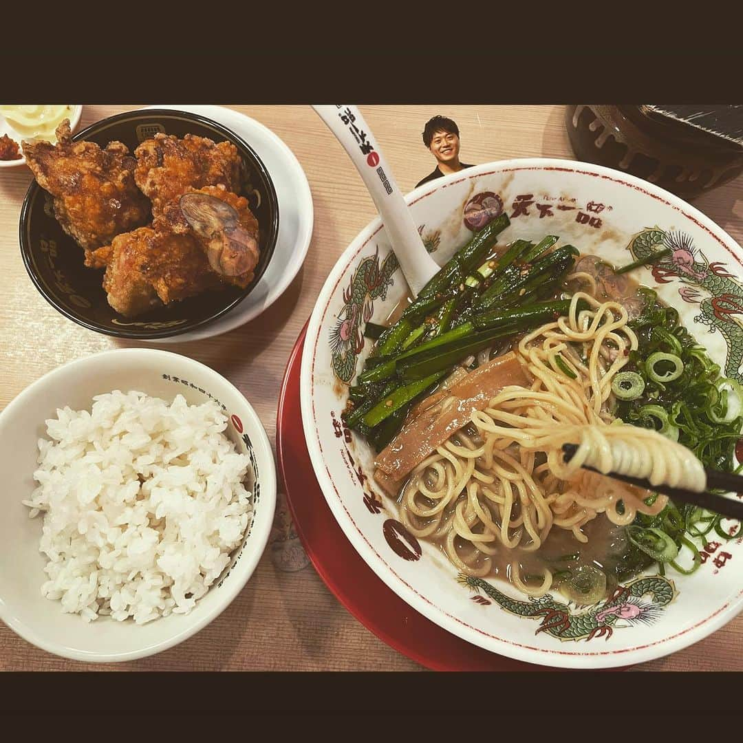 くっきー（川島邦裕）さんのインスタグラム写真 - (くっきー（川島邦裕）Instagram)「#そうですね #やっぱ食うちまいますね #天下一品 #だから #潜ませてもらいますよ #さて #何機いるでしょう #ゲストマサヒロもございますよ #正解者の中から #一名様に #目覚まし用 #私の九九をプレゼント #だぽっ❤️」7月7日 16時21分 - nikuguso_taro